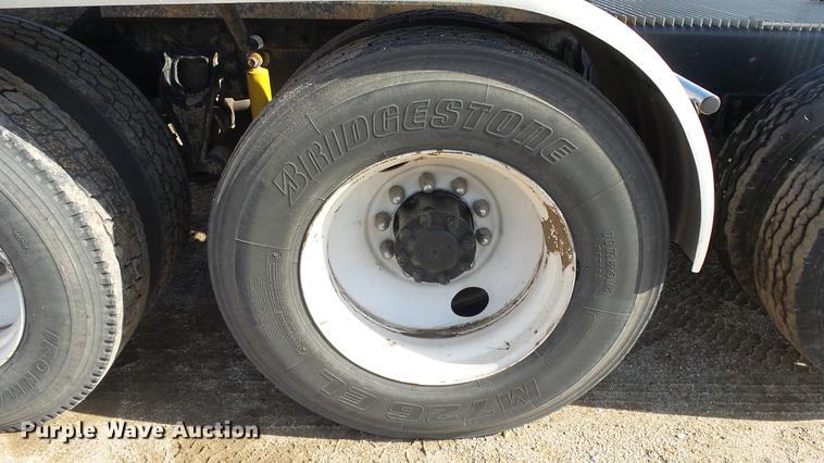 image for item DC3025 1991 International F9370 semi truck