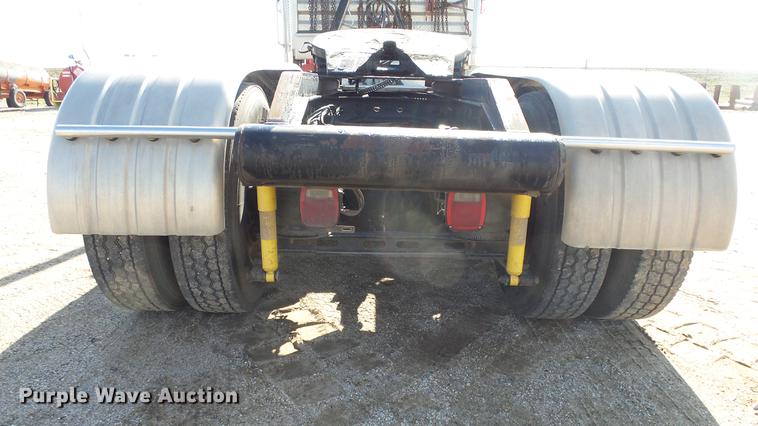 image for item DC3025 1991 International F9370 semi truck