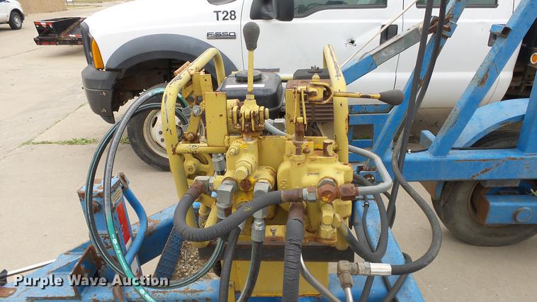 image for item DC3107 1999 Arnco TM3040 reel trailer