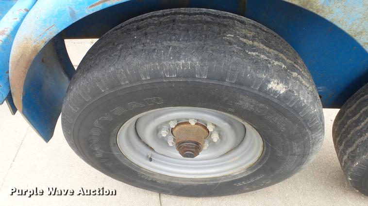 image for item DC3107 1999 Arnco TM3040 reel trailer