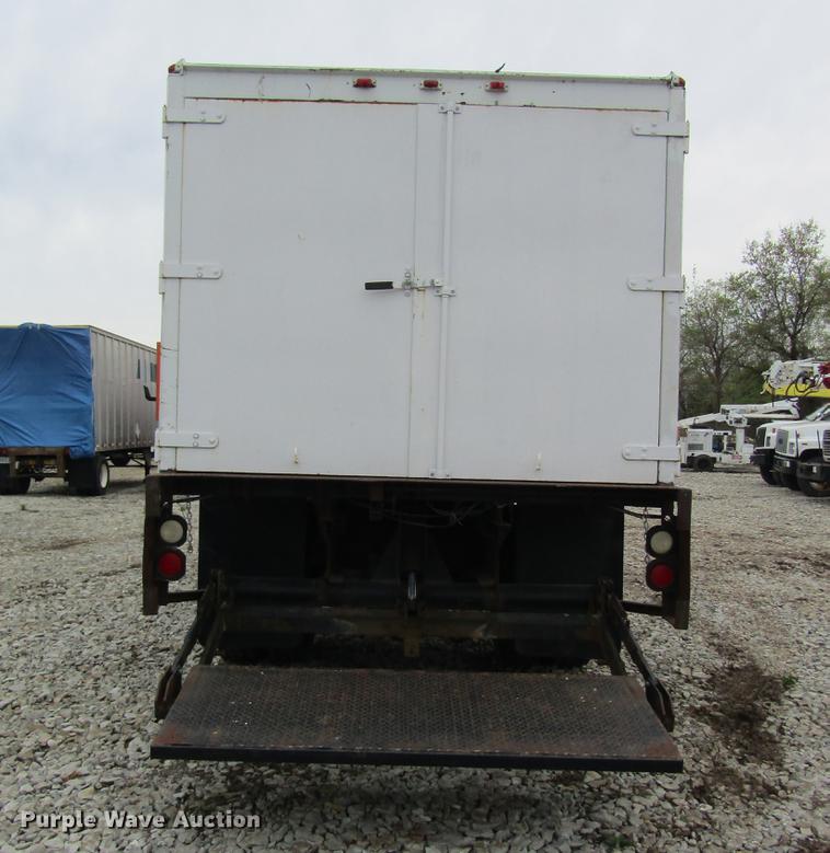 image for item DC4250 1985 Ford 8000 box truck