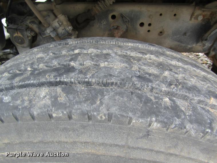 image for item DC4250 1985 Ford 8000 box truck