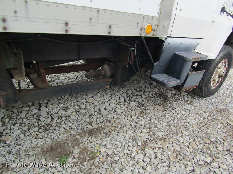 image for item DC4250 1985 Ford 8000 box truck