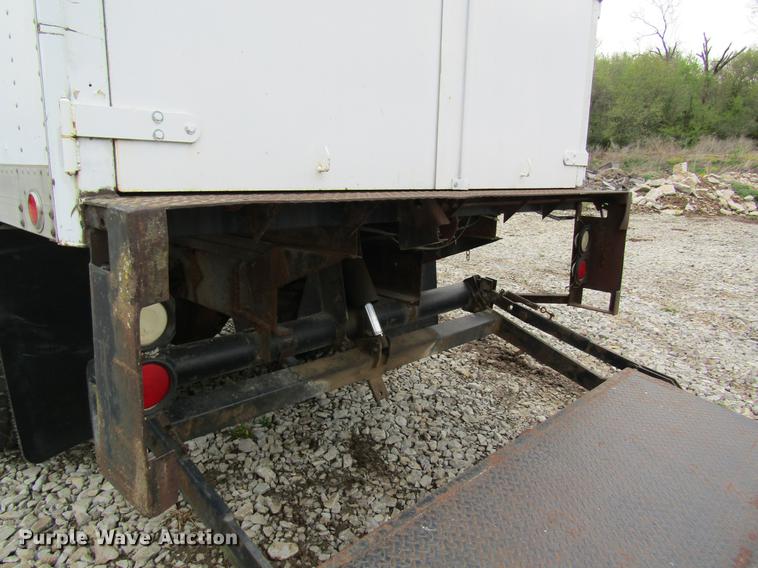 image for item DC4250 1985 Ford 8000 box truck