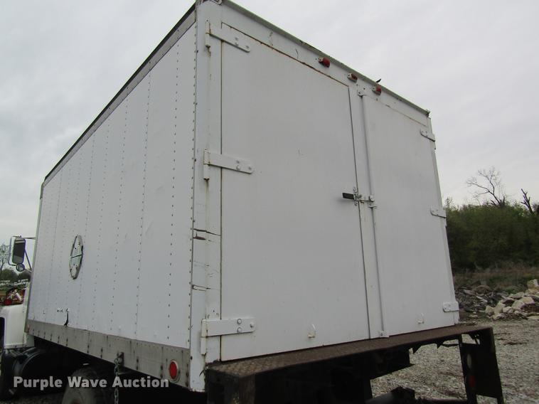 image for item DC4250 1985 Ford 8000 box truck