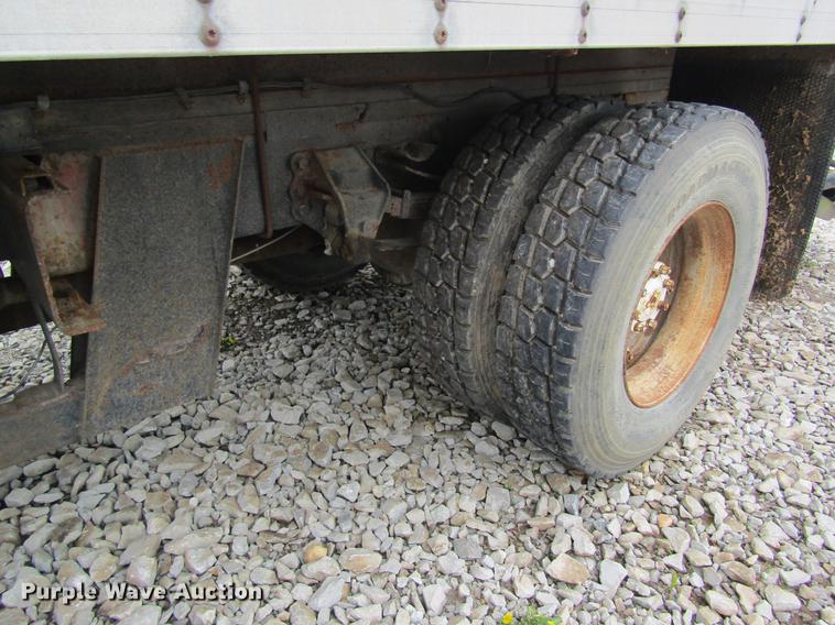 image for item DC4250 1985 Ford 8000 box truck