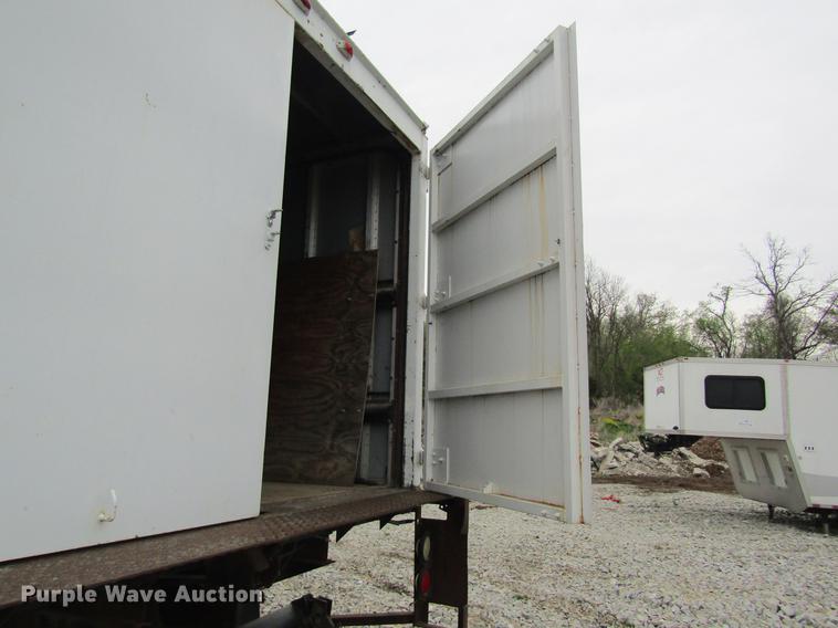 image for item DC4250 1985 Ford 8000 box truck