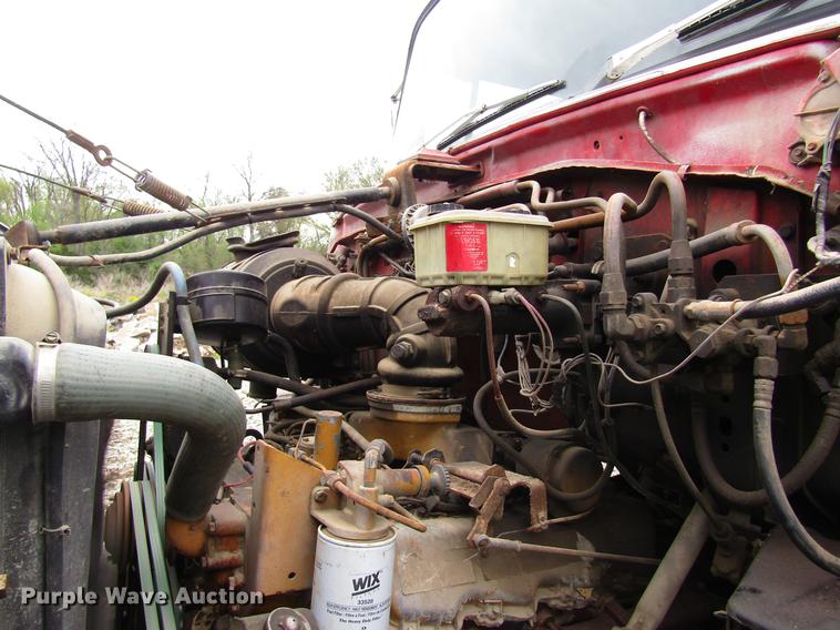 image for item DC4250 1985 Ford 8000 box truck