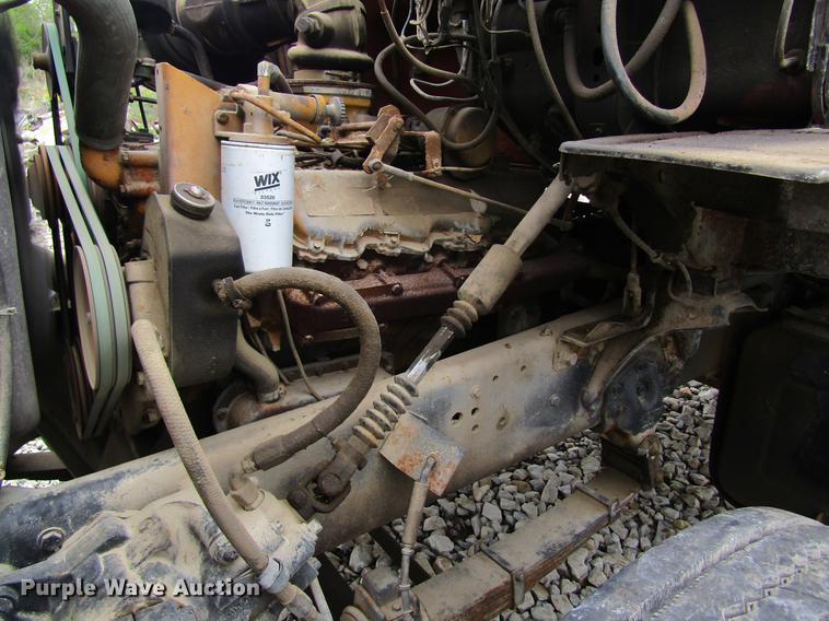 image for item DC4250 1985 Ford 8000 box truck