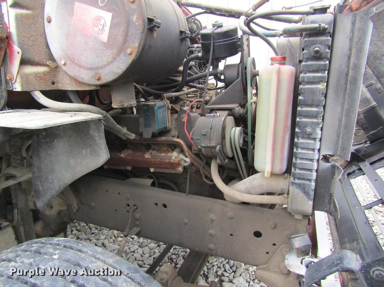 image for item DC4250 1985 Ford 8000 box truck