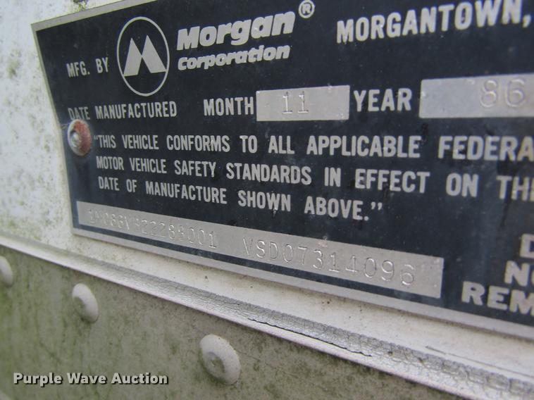 image for item DC4250 1985 Ford 8000 box truck