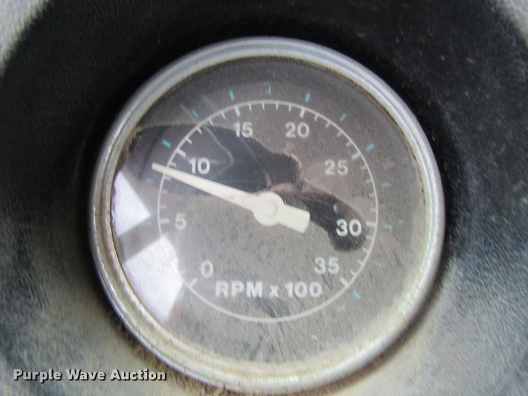 image for item DC4250 1985 Ford 8000 box truck