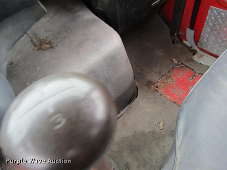 image for item DC4250 1985 Ford 8000 box truck