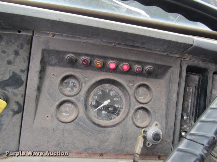 image for item DC4250 1985 Ford 8000 box truck