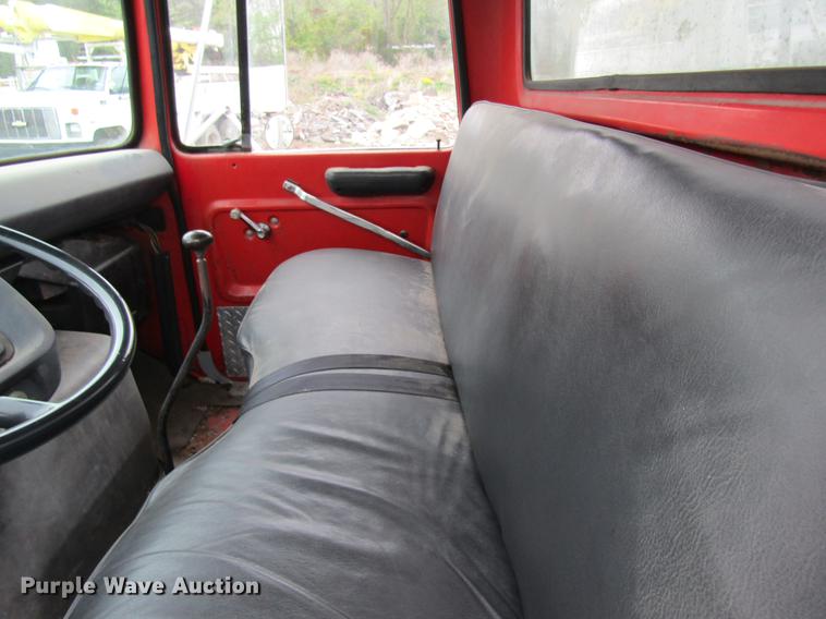 image for item DC4250 1985 Ford 8000 box truck