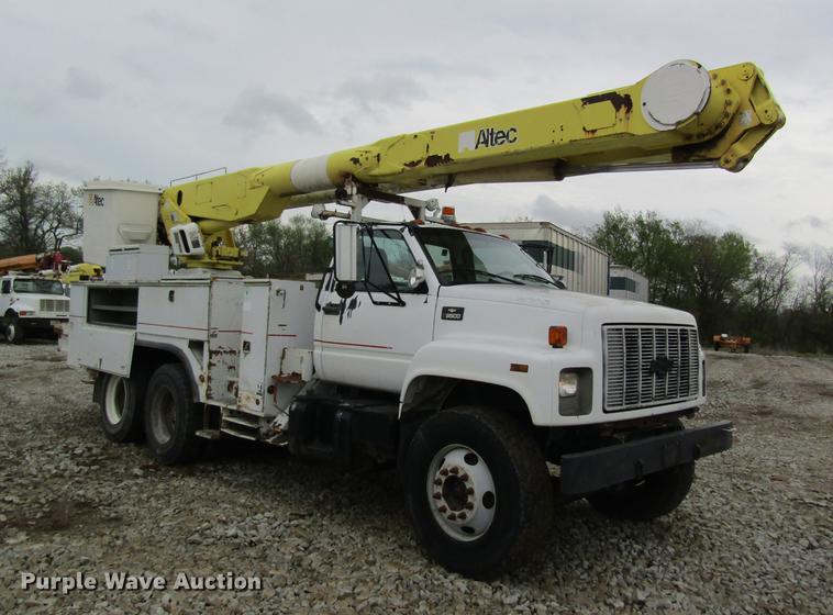image for item DC4251 2000 Chevrolet C8500 bucket truck