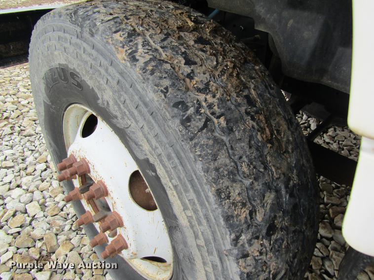 image for item DC4251 2000 Chevrolet C8500 bucket truck