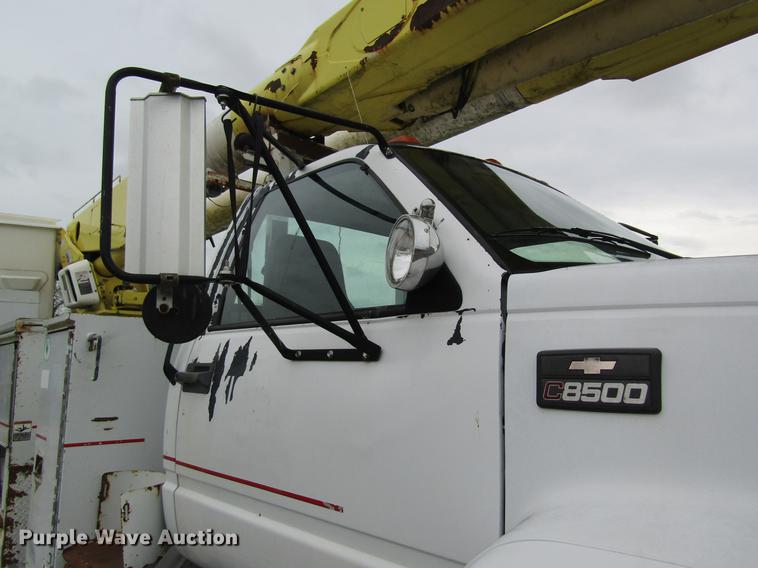 image for item DC4251 2000 Chevrolet C8500 bucket truck