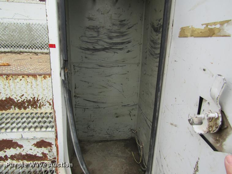 image for item DC4251 2000 Chevrolet C8500 bucket truck