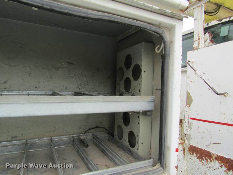 image for item DC4251 2000 Chevrolet C8500 bucket truck