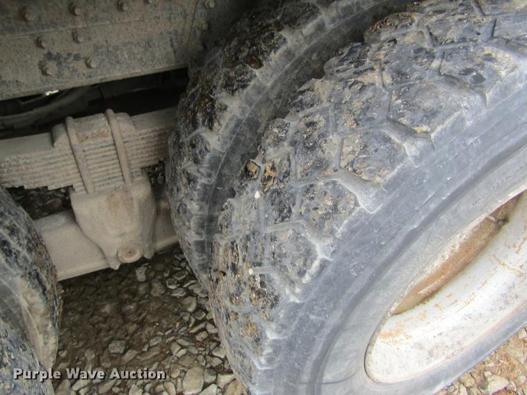 image for item DC4251 2000 Chevrolet C8500 bucket truck