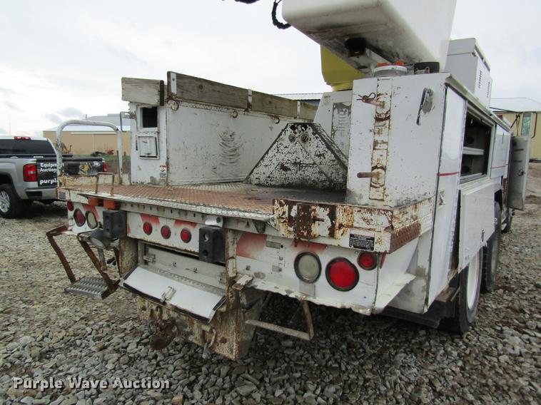 image for item DC4251 2000 Chevrolet C8500 bucket truck