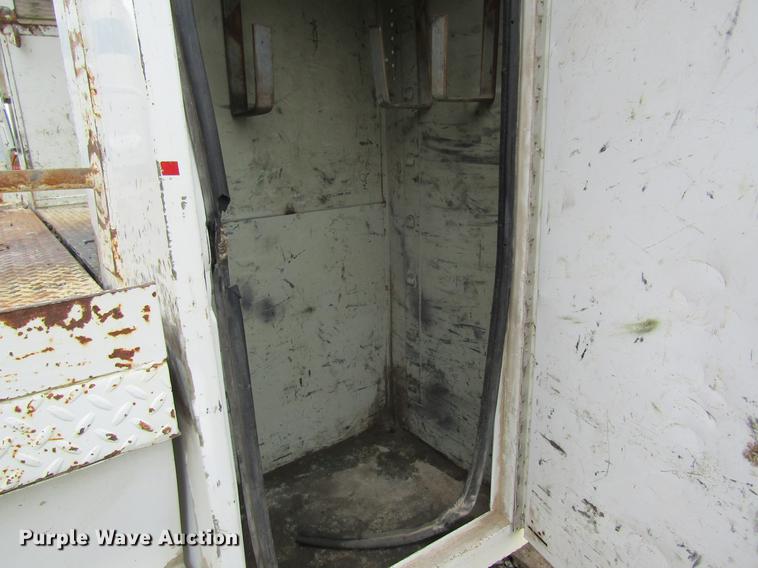 image for item DC4251 2000 Chevrolet C8500 bucket truck