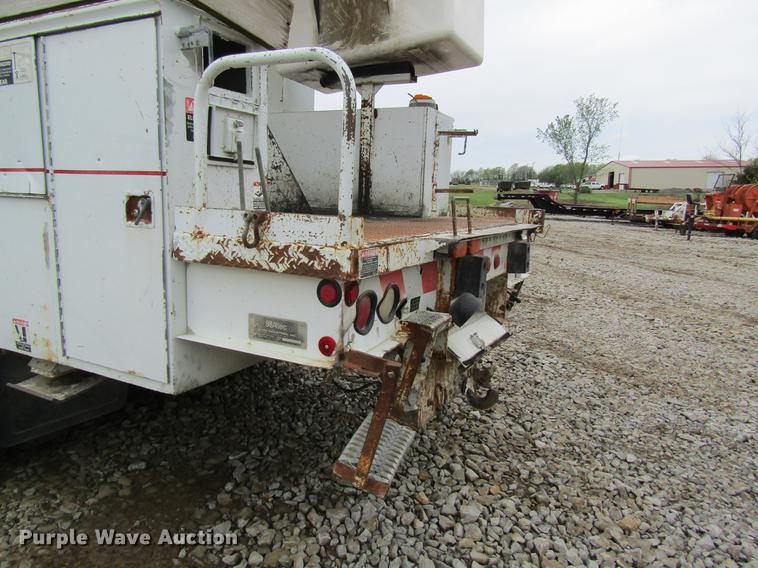 image for item DC4251 2000 Chevrolet C8500 bucket truck