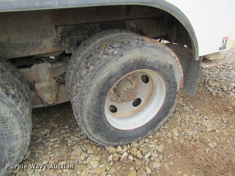 image for item DC4251 2000 Chevrolet C8500 bucket truck