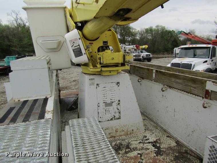 image for item DC4251 2000 Chevrolet C8500 bucket truck