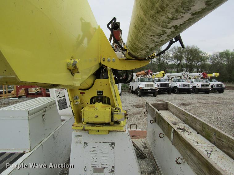 image for item DC4251 2000 Chevrolet C8500 bucket truck