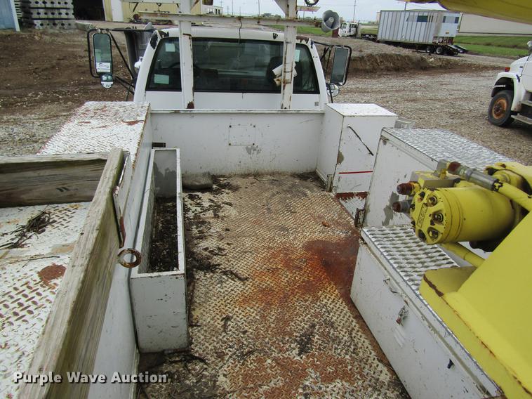 image for item DC4251 2000 Chevrolet C8500 bucket truck