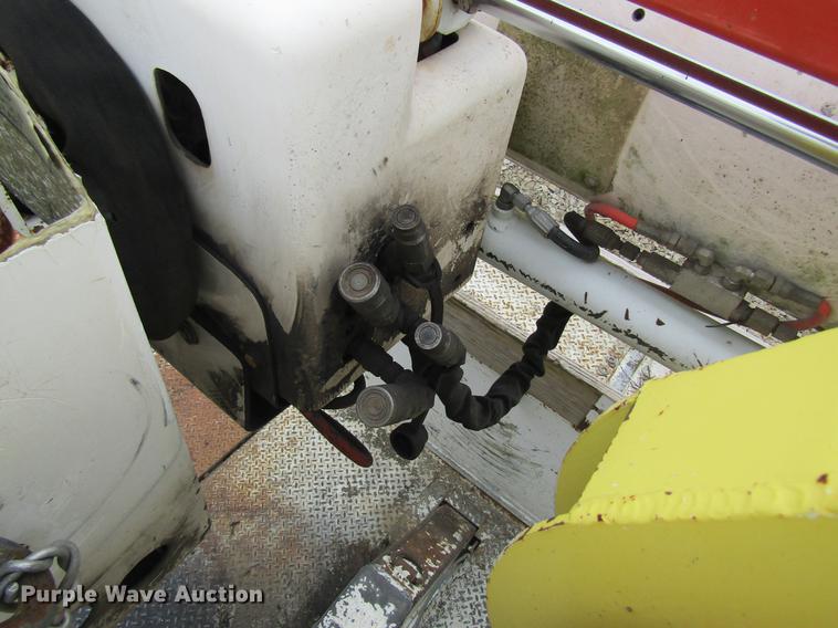 image for item DC4251 2000 Chevrolet C8500 bucket truck