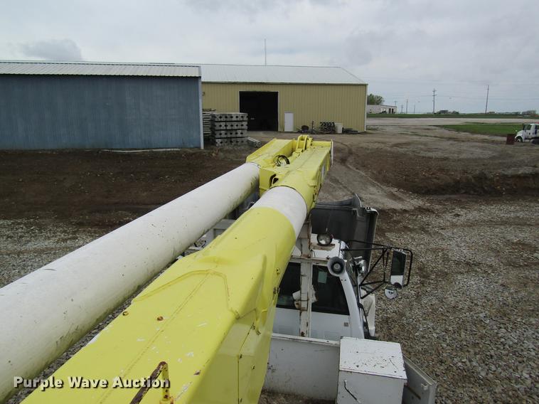 image for item DC4251 2000 Chevrolet C8500 bucket truck