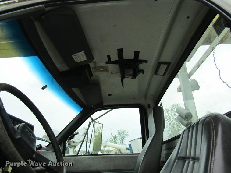 image for item DC4251 2000 Chevrolet C8500 bucket truck
