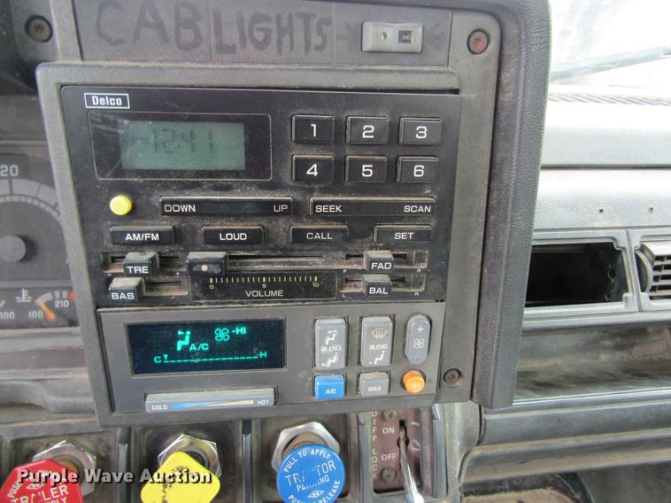 image for item DC4251 2000 Chevrolet C8500 bucket truck