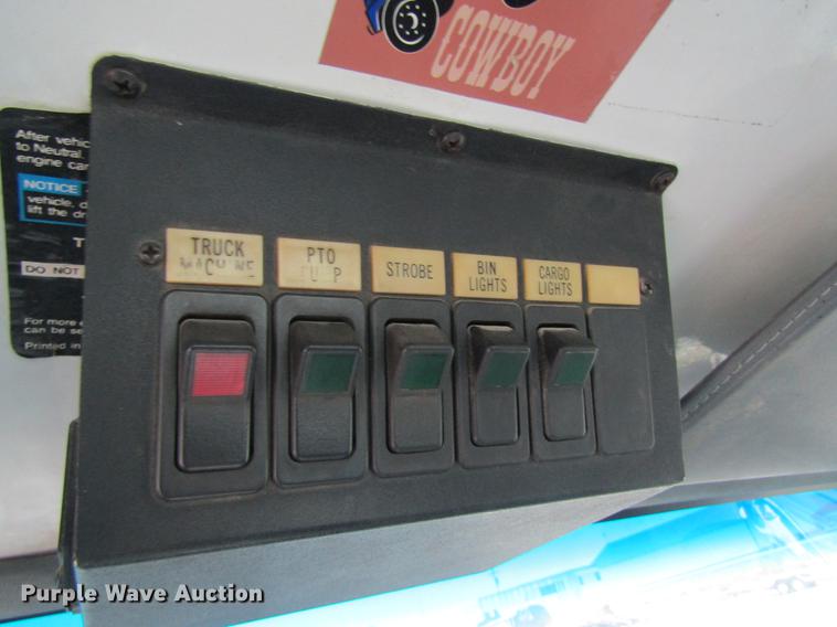 image for item DC4251 2000 Chevrolet C8500 bucket truck