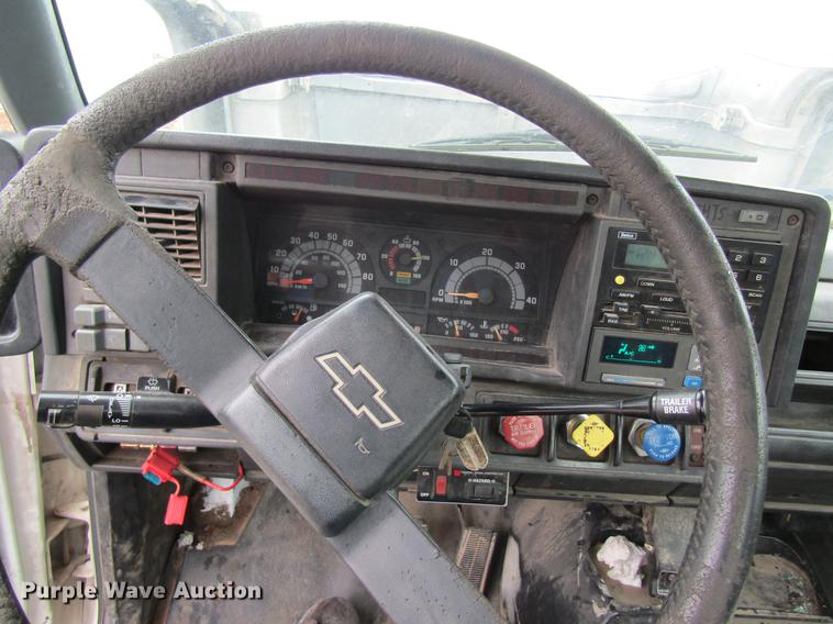 image for item DC4251 2000 Chevrolet C8500 bucket truck