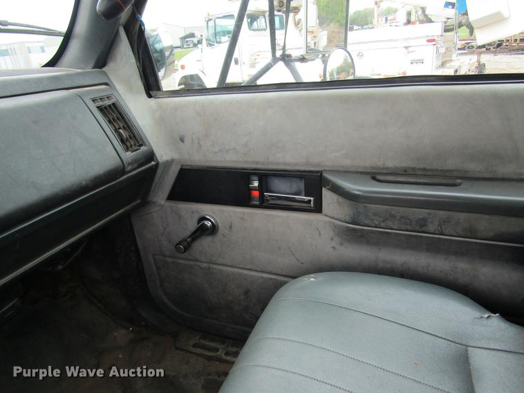 image for item DC4251 2000 Chevrolet C8500 bucket truck