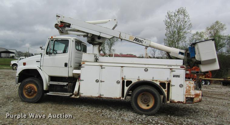 image for item DC4252 1998 Freightliner FL70 bucket truck