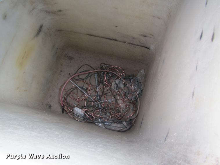 image for item DC4252 1998 Freightliner FL70 bucket truck