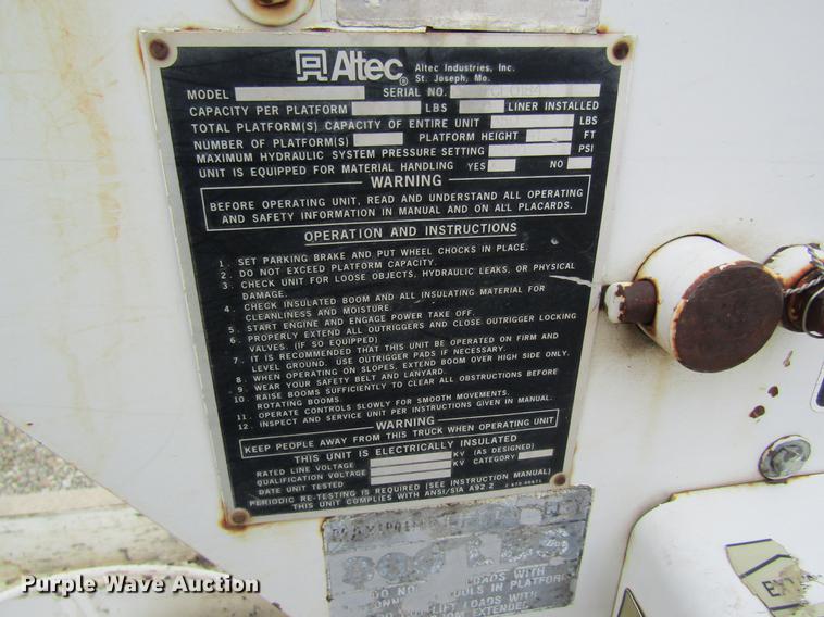 image for item DC4252 1998 Freightliner FL70 bucket truck