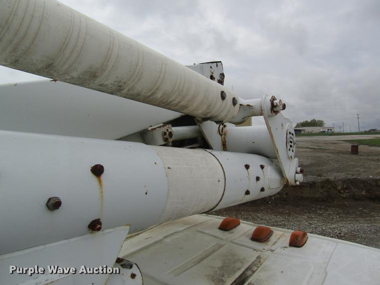 image for item DC4252 1998 Freightliner FL70 bucket truck