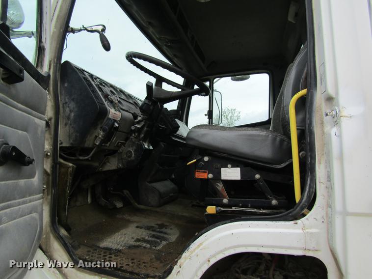 image for item DC4252 1998 Freightliner FL70 bucket truck