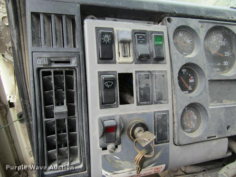 image for item DC4252 1998 Freightliner FL70 bucket truck