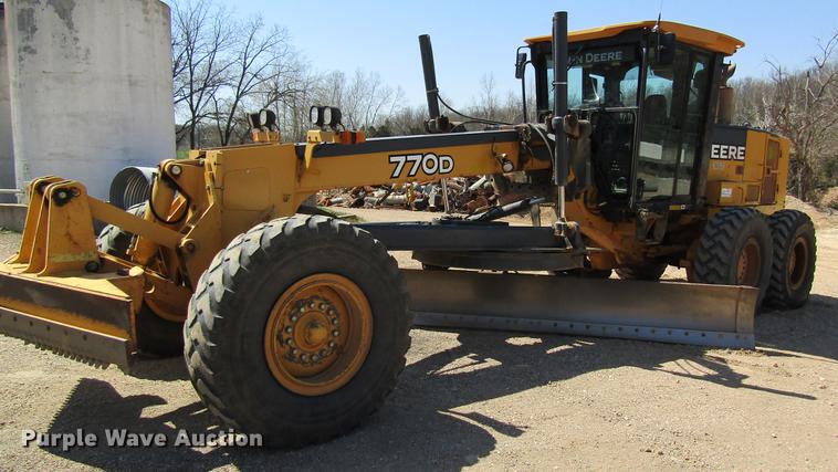 image for item DC4311 2006 John Deere 770D motor grader