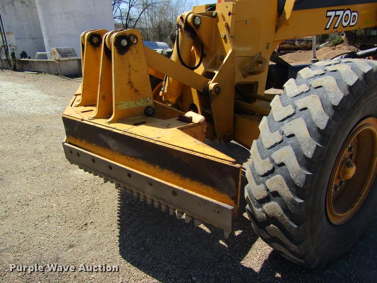 image for item DC4311 2006 John Deere 770D motor grader