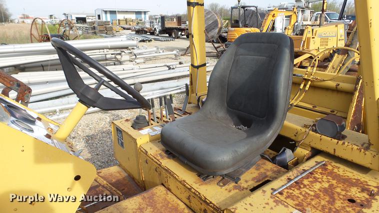 image for item DC5539 1997 Vermeer V450A trencher