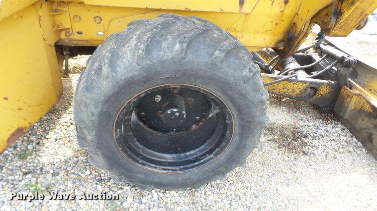 image for item DC5539 1997 Vermeer V450A trencher