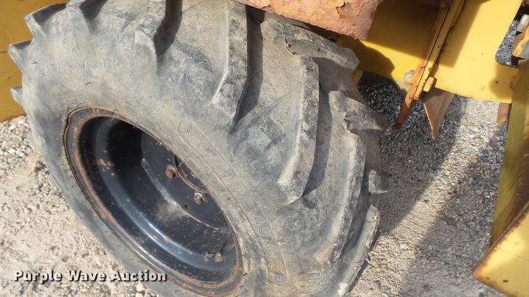 image for item DC5539 1997 Vermeer V450A trencher